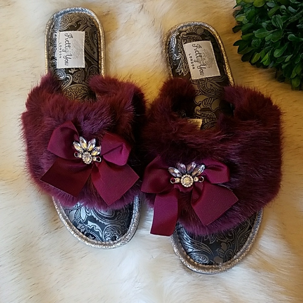 Faux Fur Flip Flop Slipper🖤 9.5/10.5